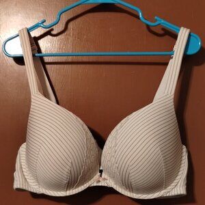 44B OFF WHITE/ BEIGE CACIQUE PINSTRIPE BRA PLUNGE BOOST UNDERWIRE